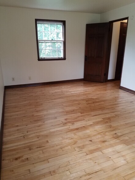Building Photo - 6394 Conifer Ln
