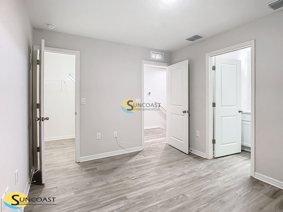 Building Photo - 3821 SW 43rd Ct