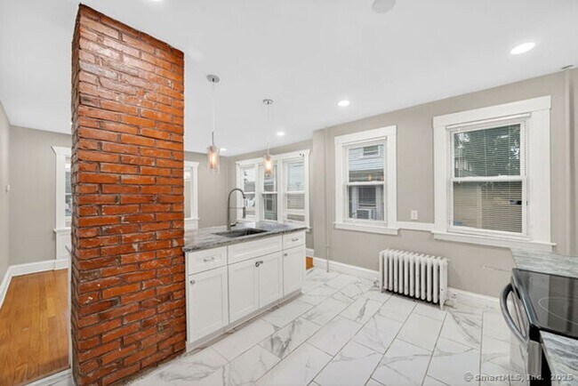 Building Photo - 45-47 Fairlawn Street