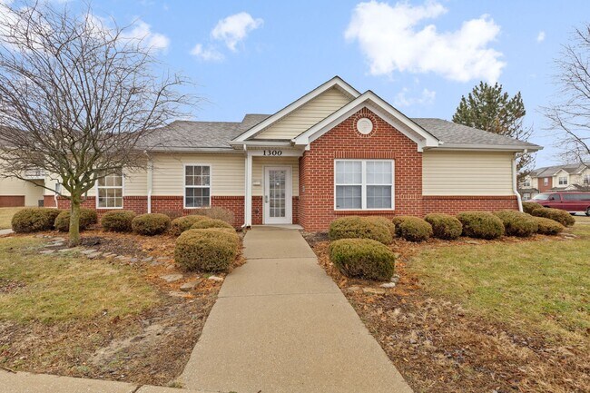 Building Photo - 1308 E Liberty Cir