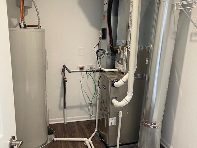 Building Photo - 12011 Jordi Rd