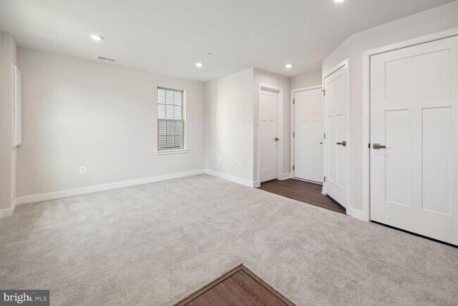 Building Photo - 9643 Tall Oaks Rd