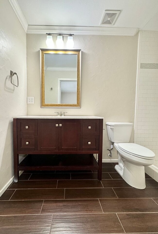 Building Photo - Coming Available June 2025 - 3-Bedroom Hom...