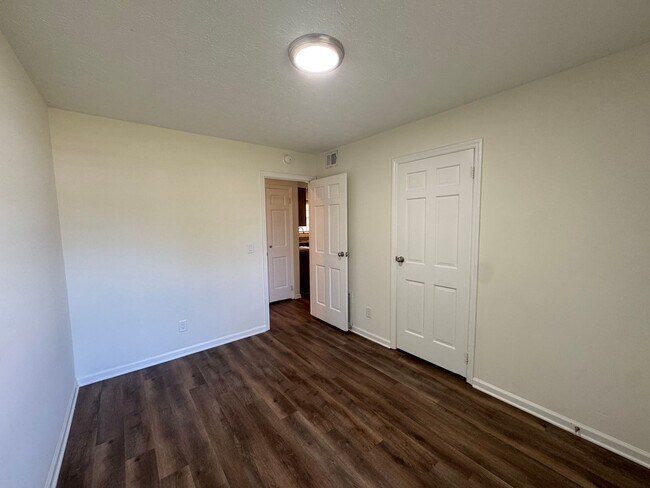 Building Photo - Fall Into Savings – Rent Reduced & ½ Off Y...