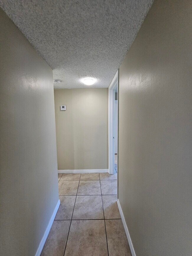 Building Photo - 2000 N Congress Ave