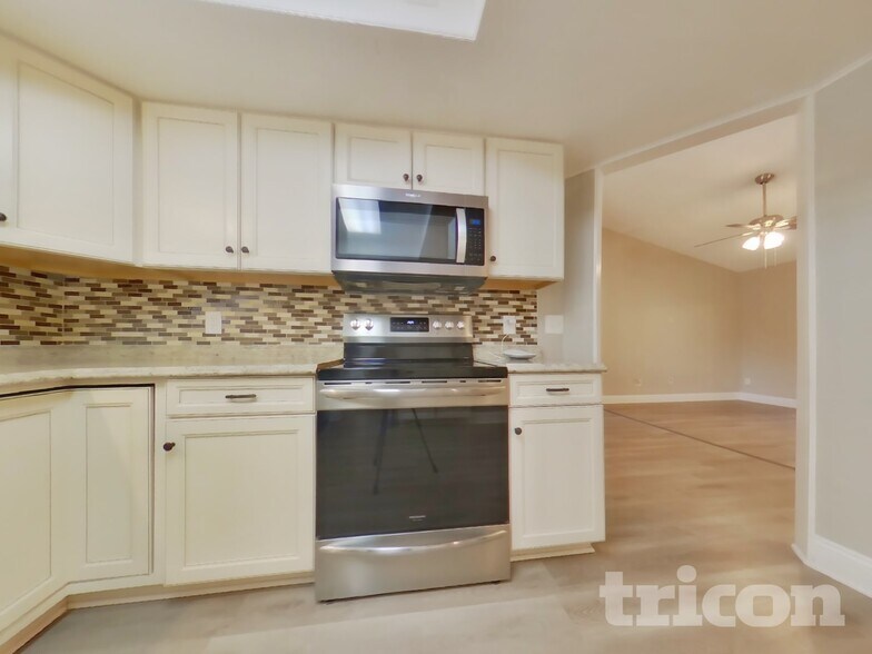 Building Photo - 2942 Mallorn Way