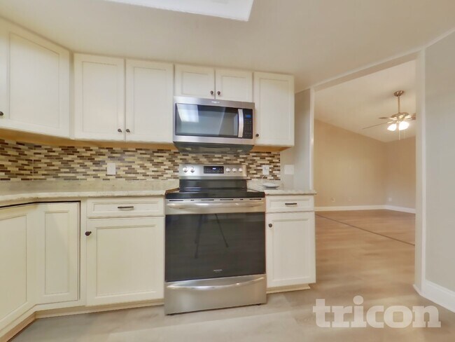 Building Photo - 2942 Mallorn Way