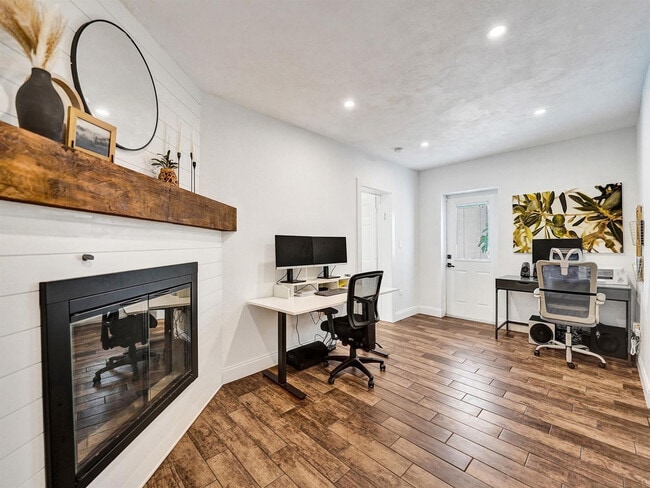 Building Photo - 4960 SW 89th Ave