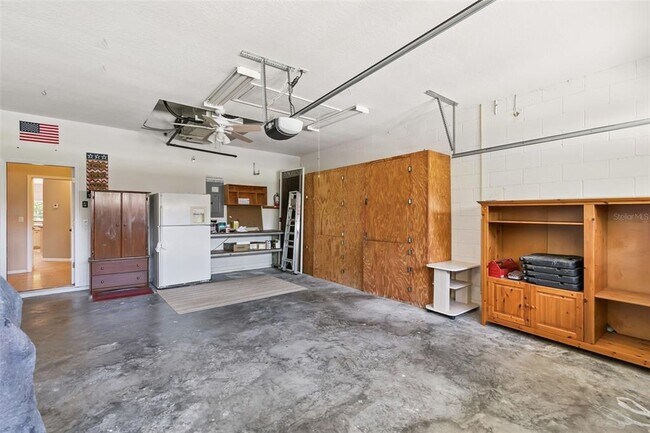 Building Photo - 237 Strathmore Cir