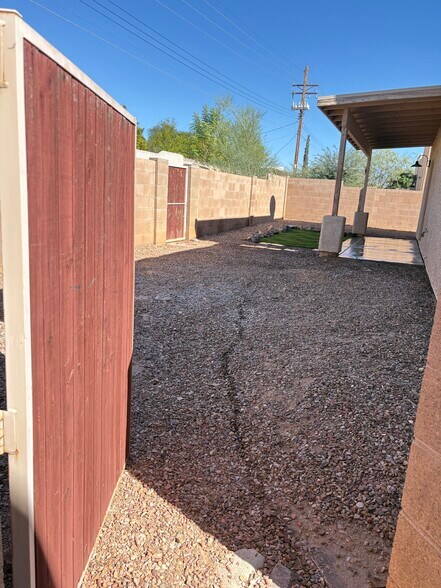 Side Gate Access - 8519 E Seabury Ct