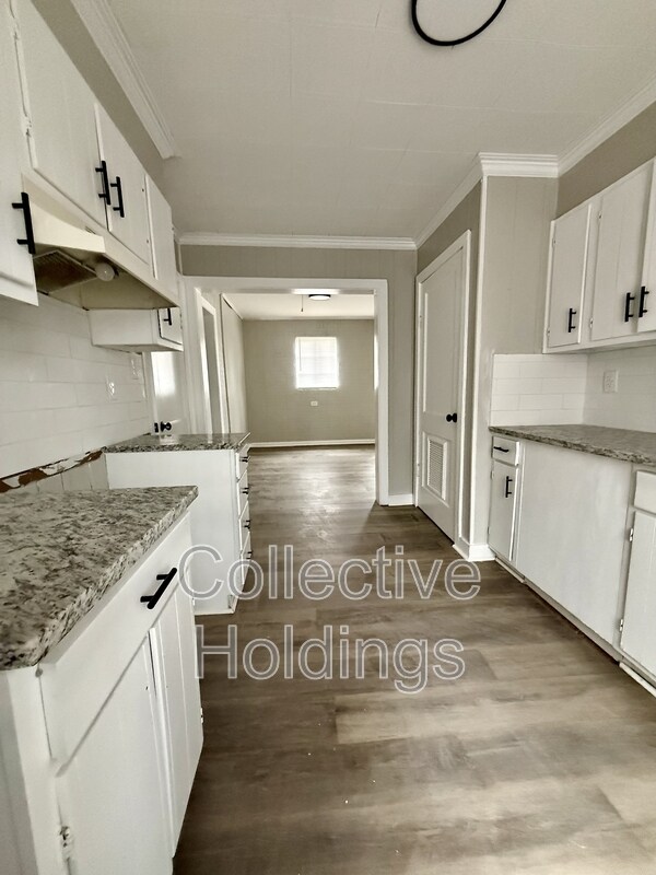 Building Photo - 628 Heflin Ave E