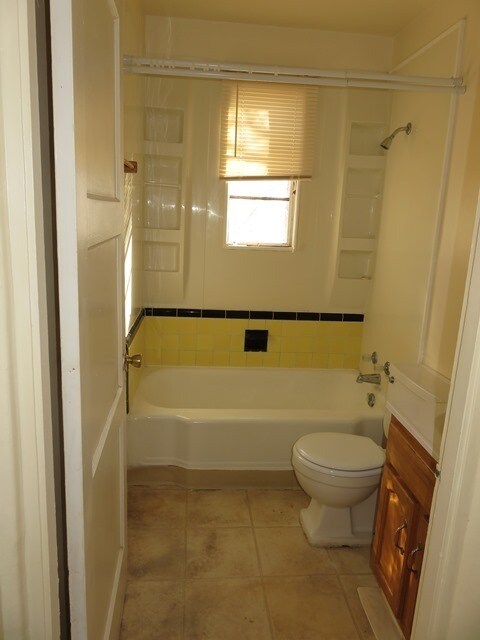 Building Photo - 103 S Bayard St