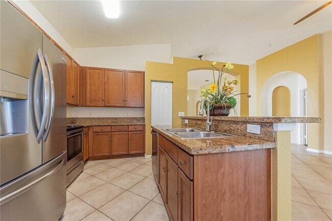 Building Photo - 5717 Spanish River Rd