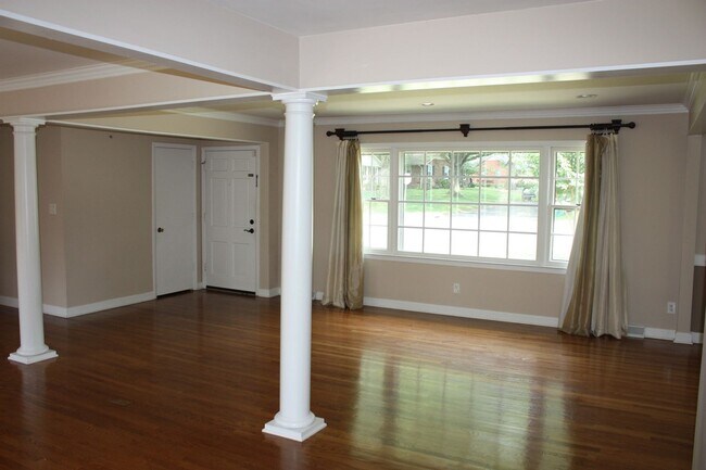 Building Photo - Charming 3BR House in Charlotte