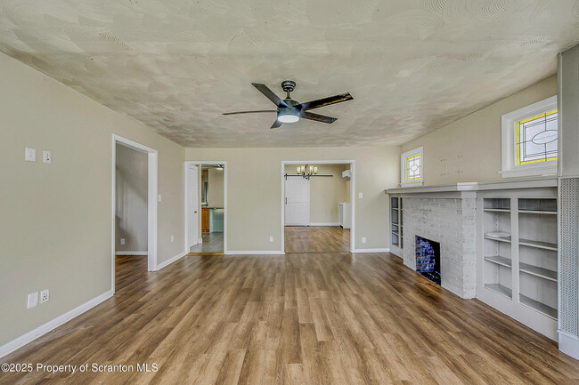 Building Photo - 55 Welles St