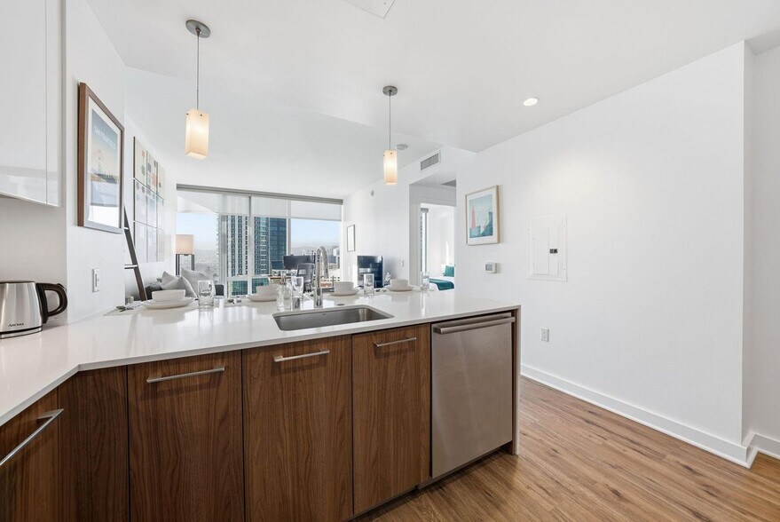 Building Photo - 399 Fremont St