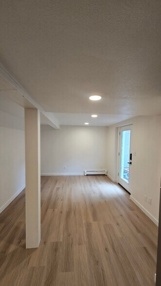 Building Photo - 912 S Pratt Pkwy
