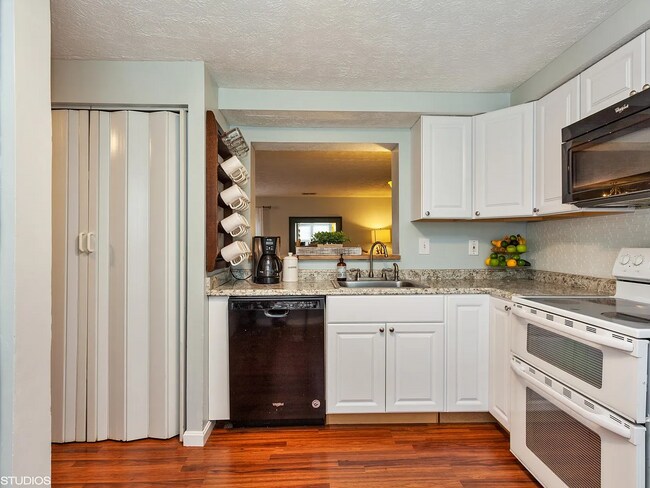 Building Photo - 9504 Quarry Bridge Ct