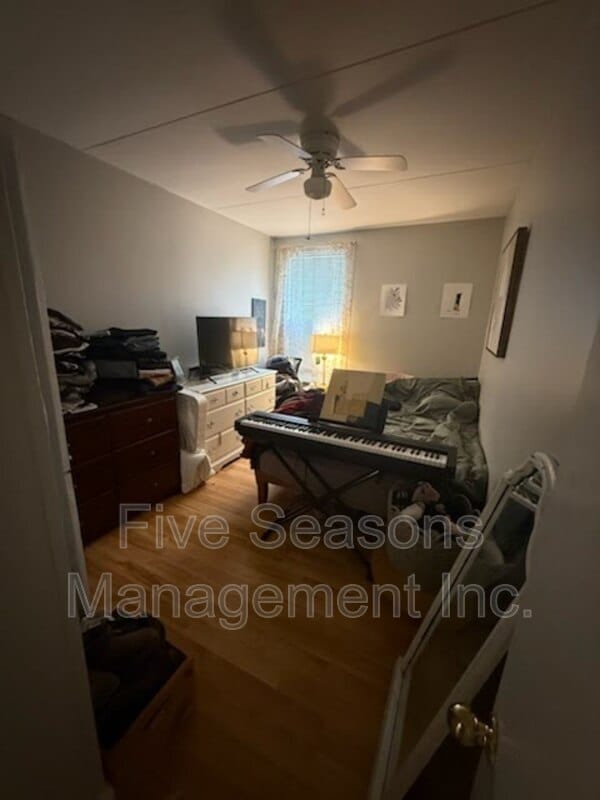 Building Photo - 28-30-30 Conger Ave