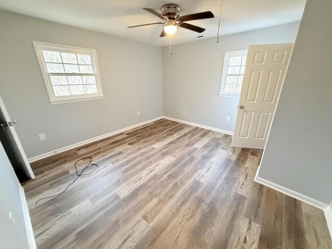 Building Photo - 1233 Dixie Pl