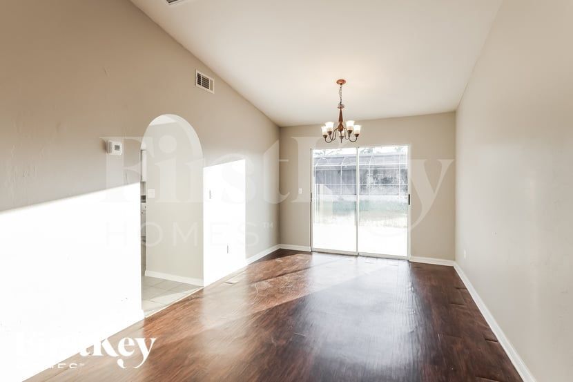 Building Photo - 18525 Sebring Rd