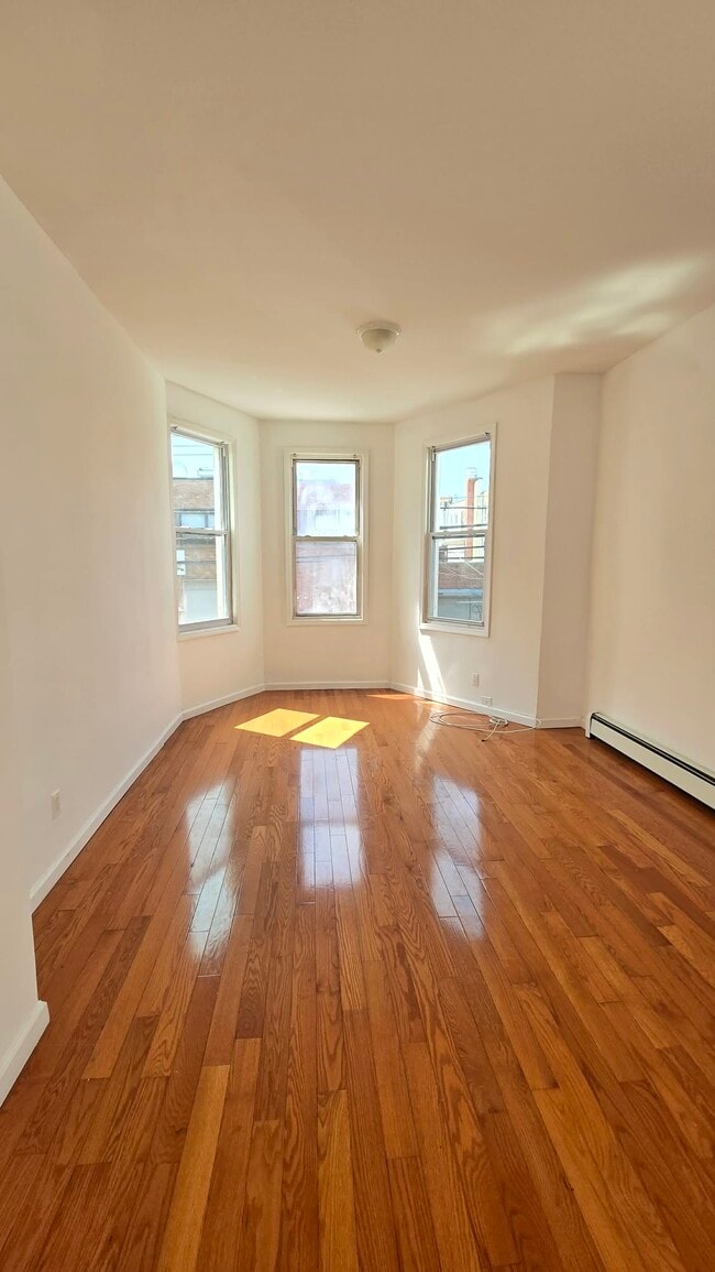 Building Photo - 3611 32nd St