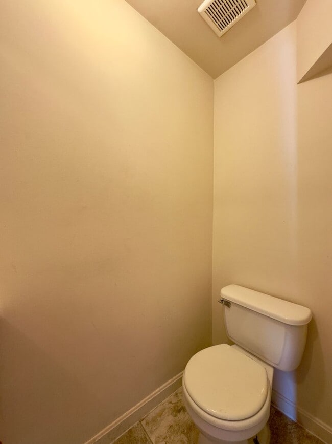 Building Photo - Large Four Bedroom Townhome in Pigtown