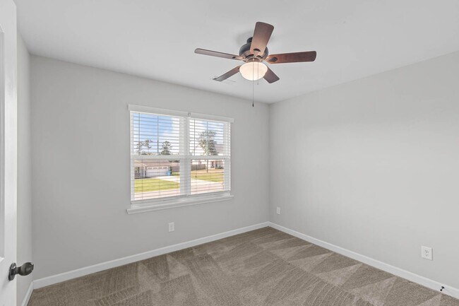 Building Photo - 3 Bed | 2.5 Bath | ~1,536 Sq Ft | Available for Rent