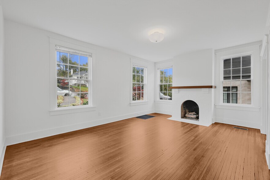 Building Photo - 1711 Primrose Ave