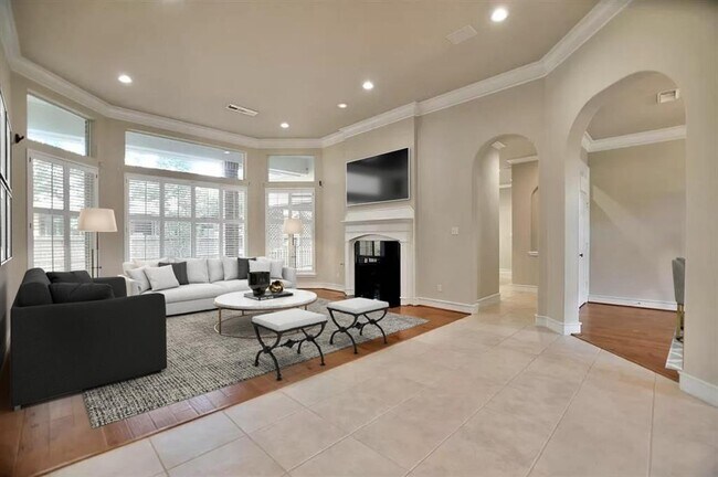 Building Photo - 6615 Butler Oaks Ct
