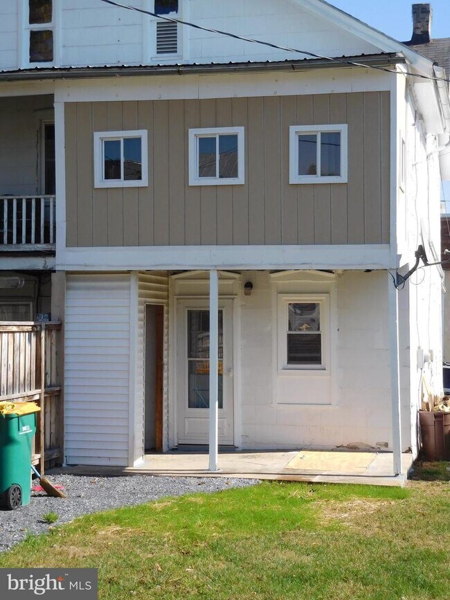 120 Hamilton Ave 120 Hamilton Ave Waynesboro PA 17268 Apartment Finder
