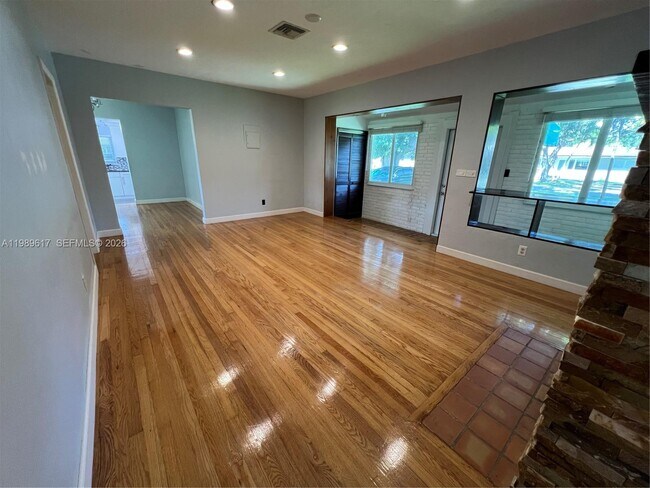 Building Photo - 432 Palmetto Dr