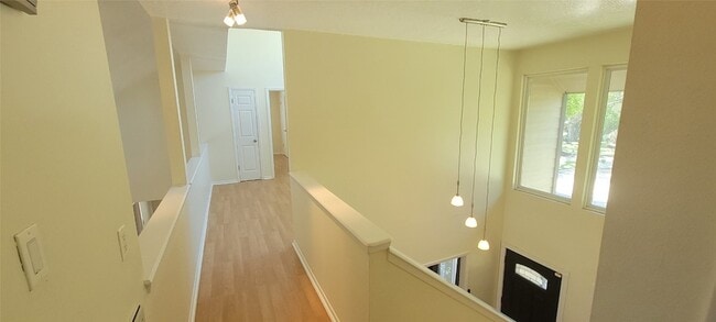 Building Photo - 11302 Meadow Lake Dr