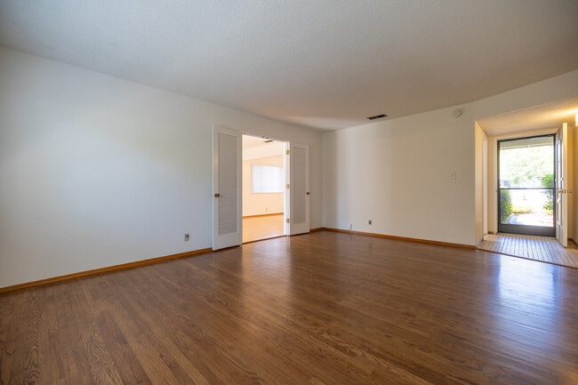 Building Photo - 1416 Petal Way