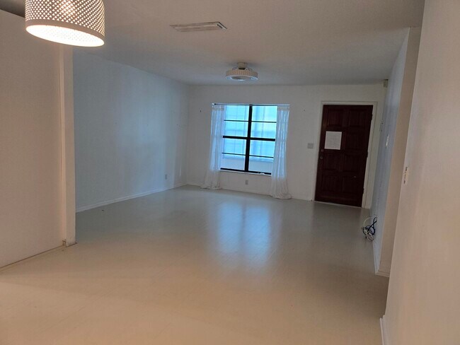 Building Photo - 2672 Rockcrest Ct