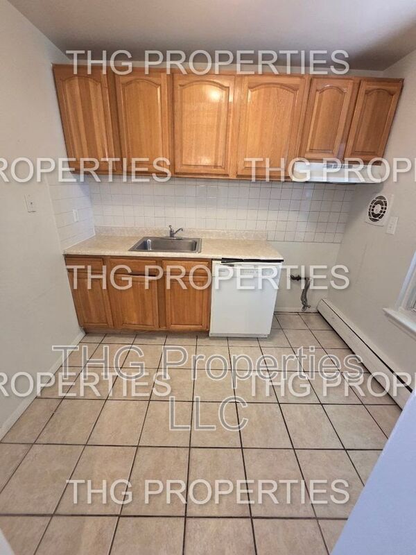 Building Photo - 27-55 Green Street APT# 48B