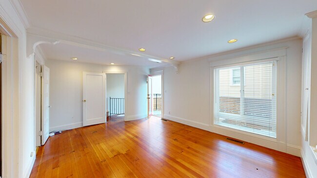 Building Photo - 3118 Scott St