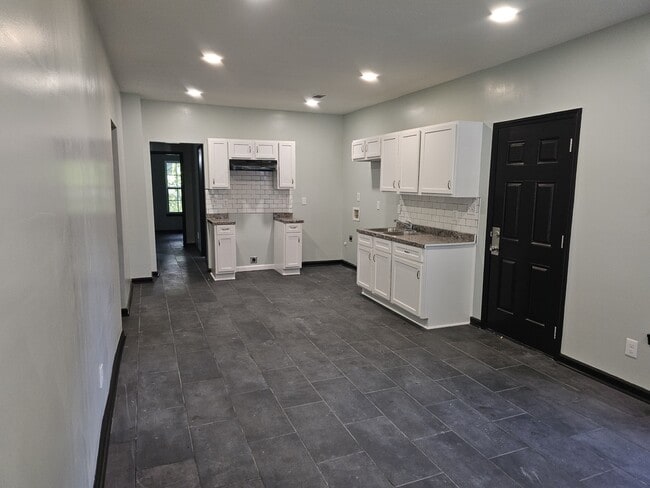 Building Photo - 771 Josephine St