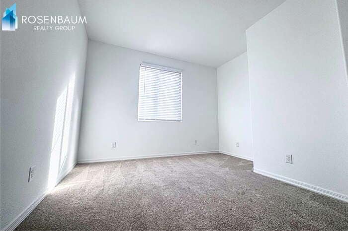 Building Photo - 3903 101st Dr