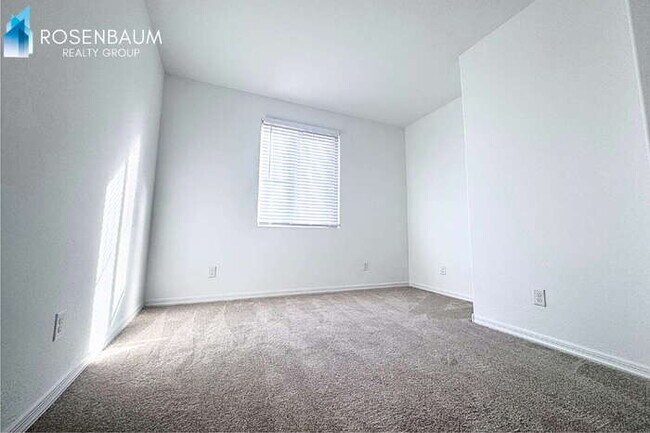 Building Photo - 3903 101st Dr