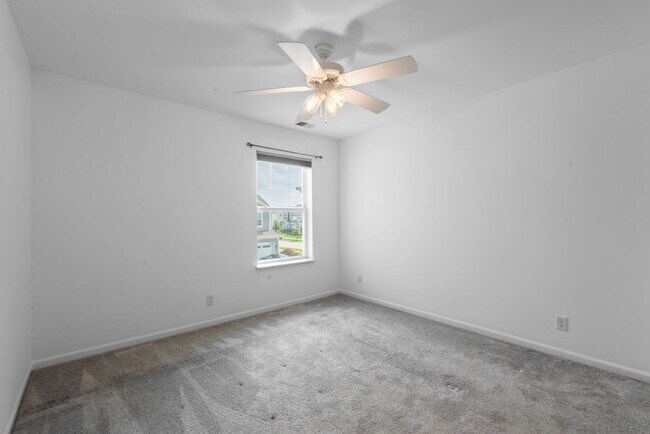 Building Photo - 1024 Moraine Dr