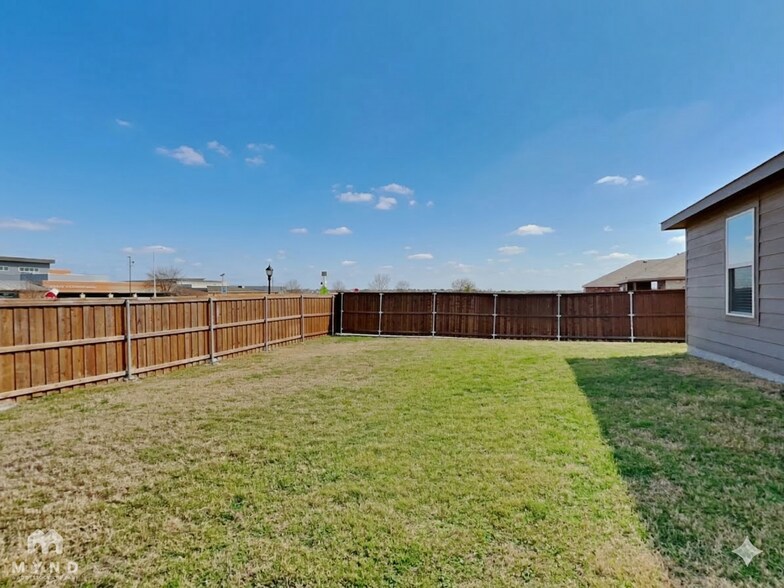 Building Photo - 4101 Black Canyon Dr