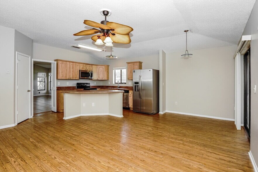 Building Photo - 1001 Pond Apple Ct