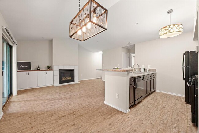 Building Photo - 3839 Dry Creek Dr