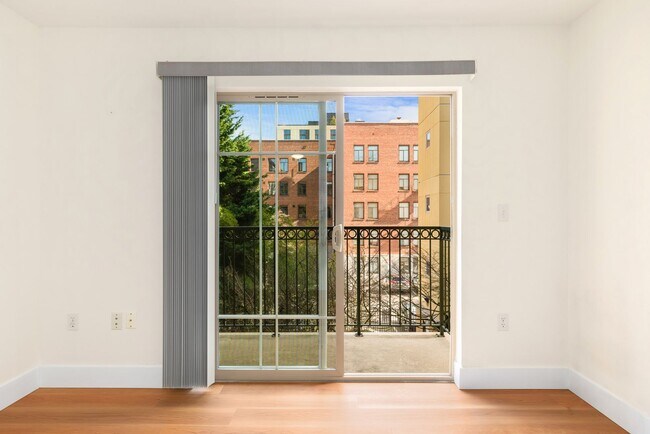 Building Photo - Modern Cap Hill 1 Bedroom with Garage Parking & Laundry Room