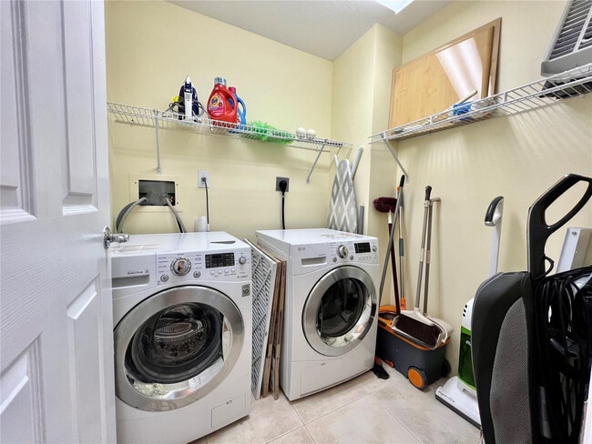 Building Photo - 6001 N Ocean Dr