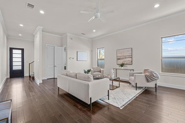 Building Photo - 600 Melba St