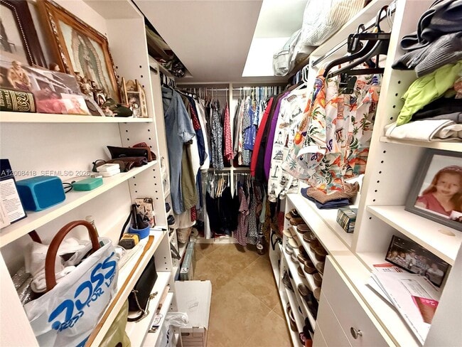 Building Photo - 10440 SW 156th Ct