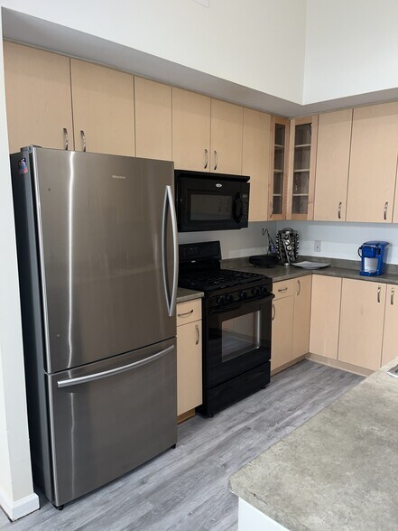 Kitchen Appliances - 440 L St NW