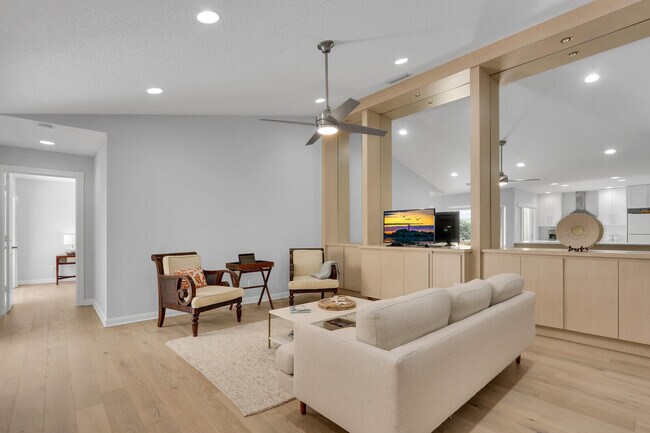 Building Photo - 7904 Chapman Oak Ct